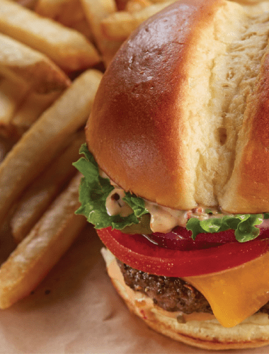lakecrest-sharis-kids-eat-free-image-min
